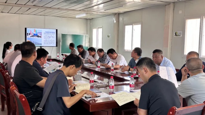 蘭州大學項目新型墻材研討會在裝備公司康樂項目部舉行